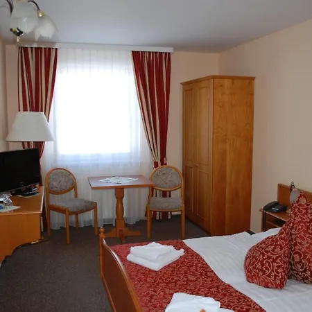 فندق Auerhahn 3*